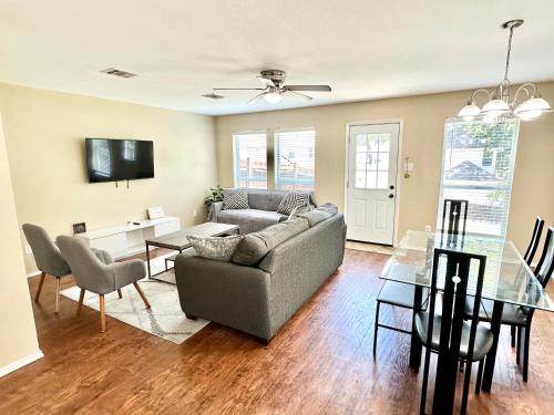 Nice Cozy Home w/Lake access in Garland, USA