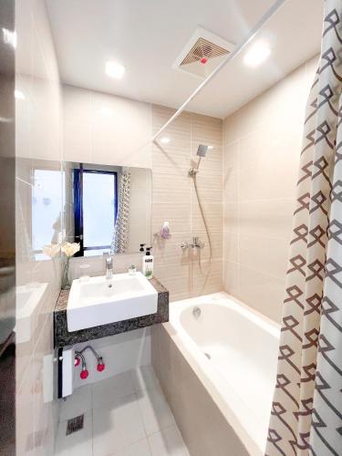 1BR Condo in Mactan Newtown Pool and Beach! 1BR Condo in Mactan Newtown Pool and Beach!