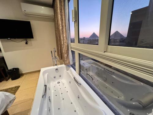 Tweepersoonskamer, deluxe, uitzicht op de piramide, jacuzzi