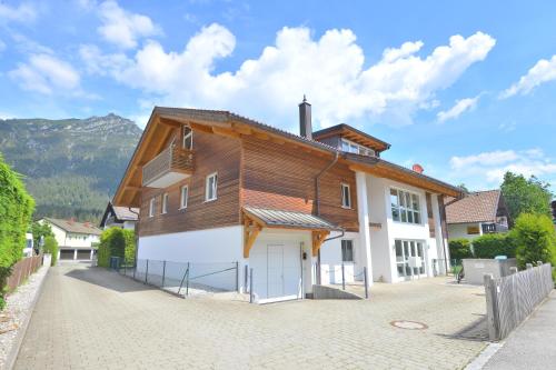 Apartment on Zugspitzstrasse, Garmisch-Partenkirchen (photo 8)