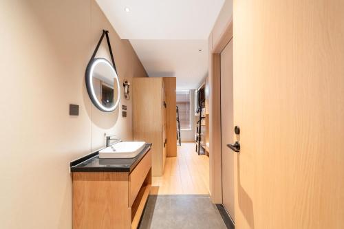 Bathroom, Captain 5 Youth Hotel-Xianxia Road Branch near Shanghai Zoo (Shanghai Dongwu Yuan)