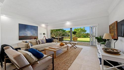 Zephyr on Sapphire - Stunning private property on absolute beachfront - Jetty Beach