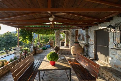 A szálláshely kívülről, Mirabilia Mountain Villa with a sea view in Agios Vlasios