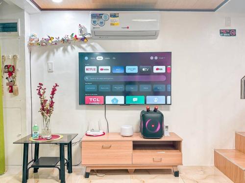 Maddox Homestay Fully airconditioned in Consolacion