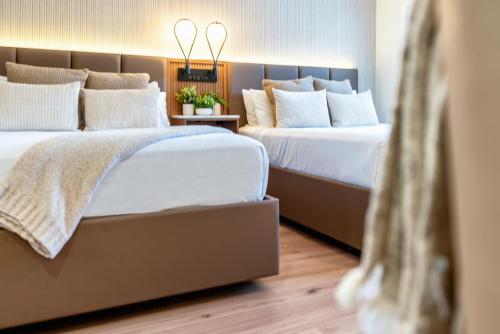 Deluxe Double Room with Extra Bed image 7