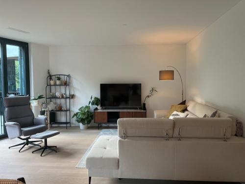 Luxury 2 Bedrooms, Stunning View, 10 Min to Center, Zürich (Foto 10)