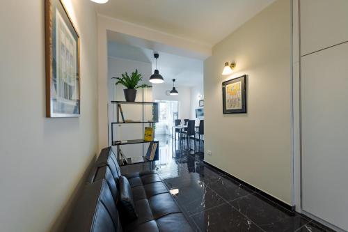 Style134 Apartment 50 meters from Metro A Lucio Sestio Station, Рим (фото 2)