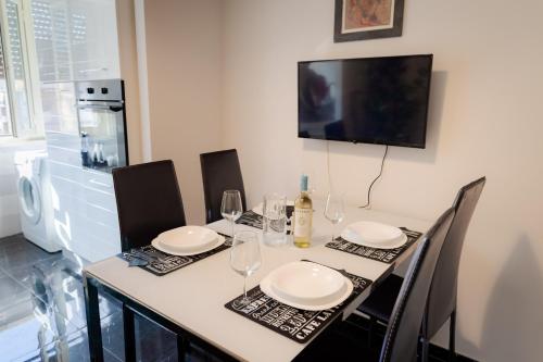 Style134 Apartment 50 meters from Metro A Lucio Sestio Station, Рим (фото 4)