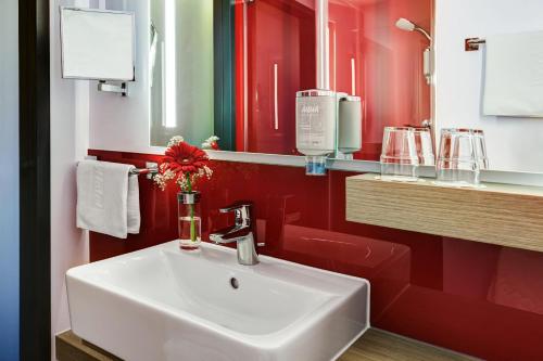 IntercityHotel Frankfurt Airport - image 25