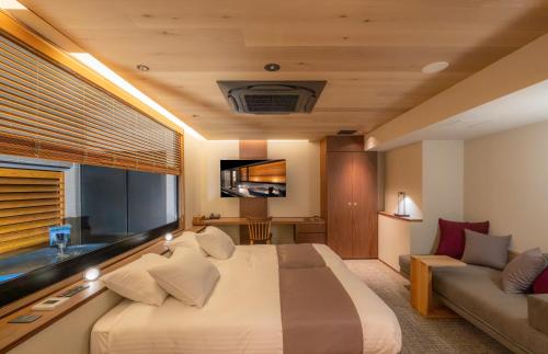 room detail thumbnail 1