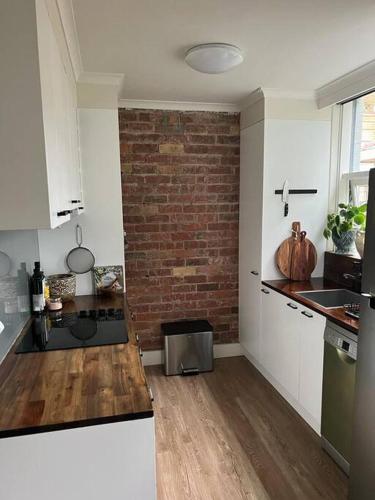 Zen Queendom - Garden View in Newport