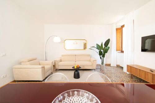 Apartment with City View room in Singer House in Center Town