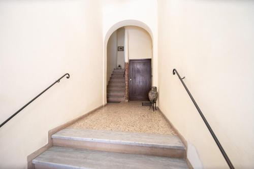 Apartment with City View image 3