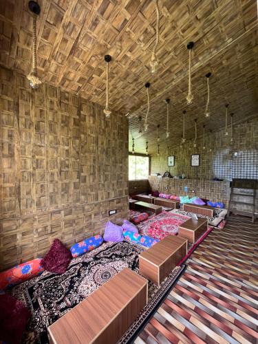 Yellowjackets Hostel Yellowjackets Hostel