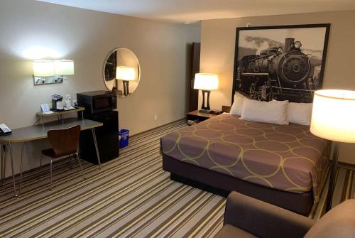 Super 8 by Wyndham Durango - image 4