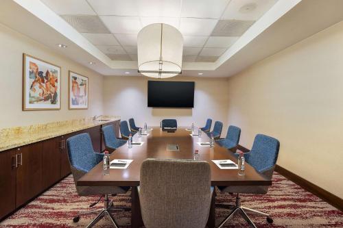 Hilton Garden Inn Washington DC/Georgetown Area - image 12