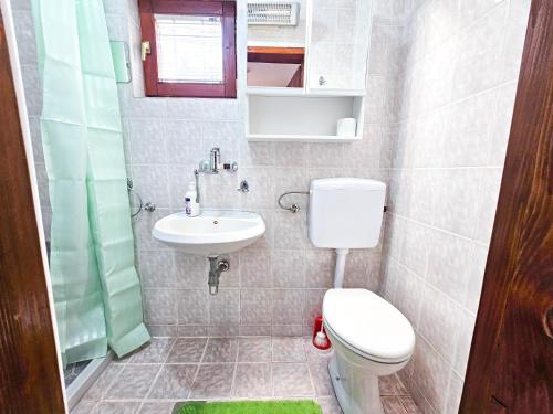 Sarajevo Pine Hideaway - Free Private Parking Sarajevo Pine Hideaway - Free Private Parking