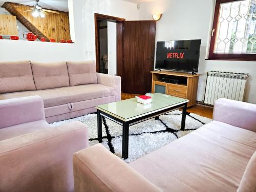 Sarajevo Pine Hideaway - Free Private Parking Sarajevo Pine Hideaway - Free Private Parking