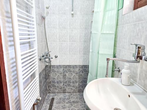 Sarajevo Pine Hideaway - Free Private Parking Sarajevo Pine Hideaway - Free Private Parking