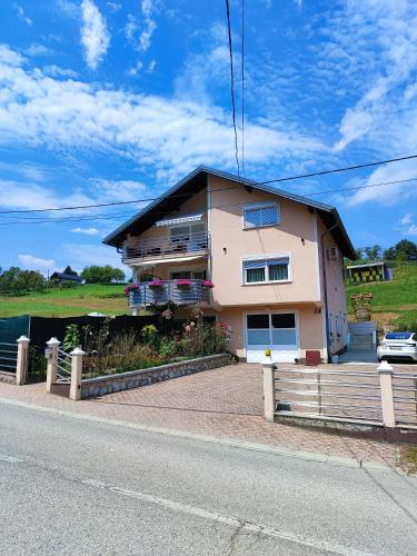 ทัศนียภาพภายนอกโรงแรม, Happy Moments 1 in ตราโคสชัน