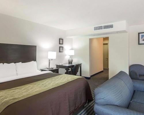 Quality Inn Tulsa-Downtown West - image 6
