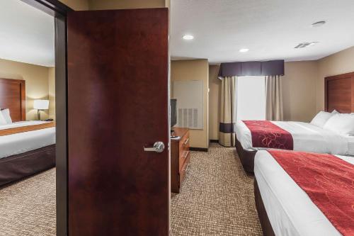 Comfort Suites Yukon - SW Oklahoma City - image 2