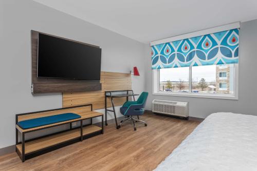 Tru by Hilton Janesville - image 13