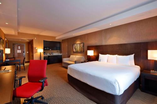 Premium King Room with Wetbar