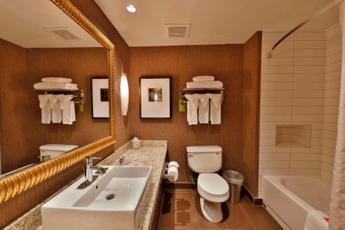 Premium King Room - Non-Smoking image 3