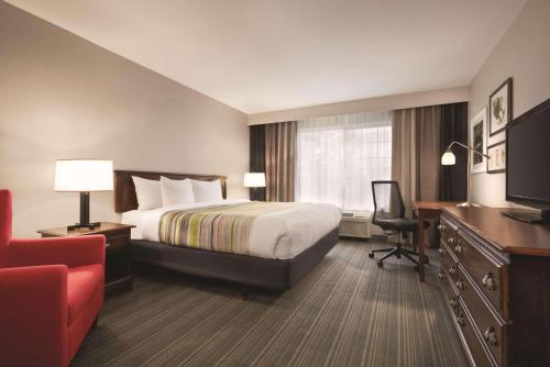King Room with Roll-In Shower - Disability Access/Non Smoking