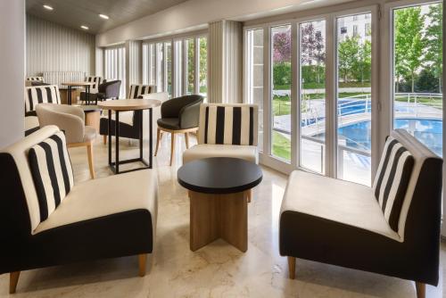 Gran Hotel de Jaca - image 9