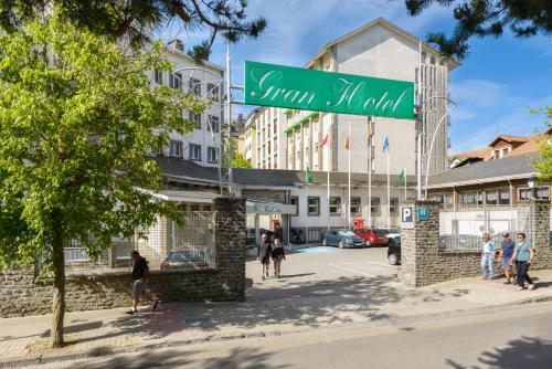 Gran Hotel de Jaca - image 12