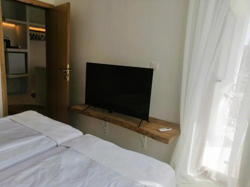 Paradise Bay Hotel - image 10