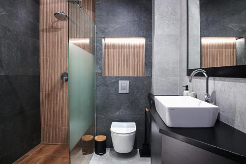 RajSki Apartament 205 Z PRYWATNYM JACUZZI NA BALKONIE Z WIDOKIEM NA GÓRY, Шклярска-Поремба (фото 2)