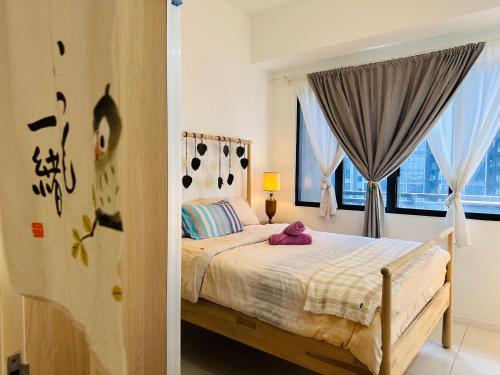 Charming Rustic Retreat with Cozy Interior and Sky Pool View Charming Rustic Retreat with Cozy Interior and Sky Pool View