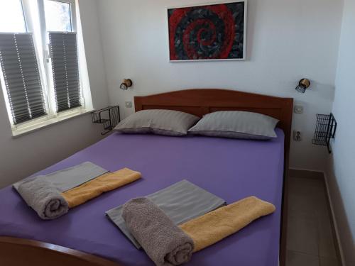 One-Bedroom Apartment image 5