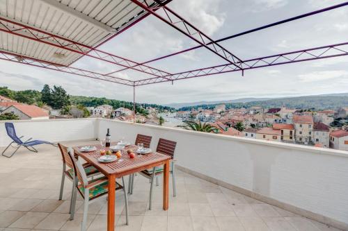 Apartment with beautiful view and big terrace, Vrboska (fotografie 9)