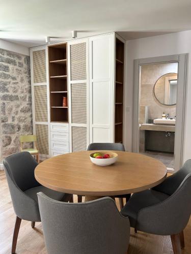 Fasilitas, Nest Ozana in Kota Tua Kotor