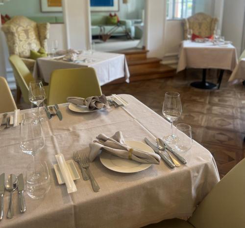 Hotel Castell - image 7