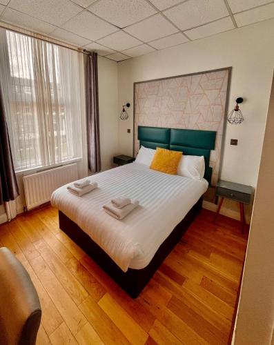 room detail thumbnail 1