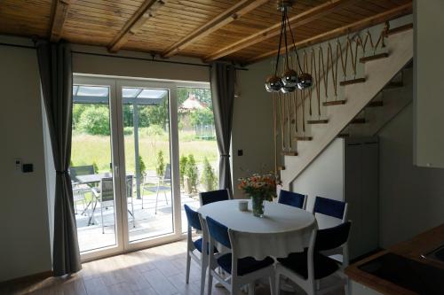 Przystanek Pokrzywna in 亞諾托維克