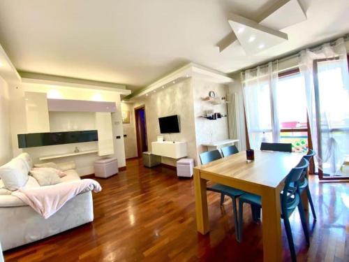 Comfortable House-Metro M1-M5 - Bicocca- - Tap to explore photos