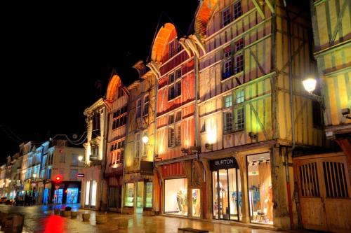 Aux Gîtes d'Orient (Aux Gites d'Orient) in Geraudot (Alsace)