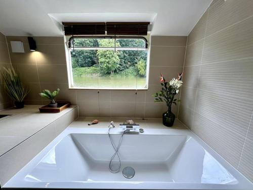 On boat luxury - 6 pers - view in Le Port Marly