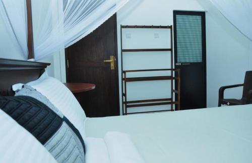 Deluxe Double Room image 2