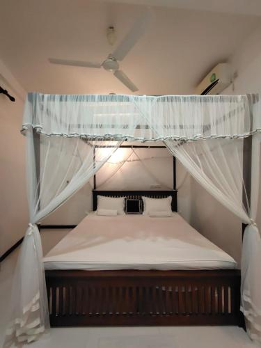 Deluxe Double Room image 6