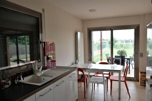 Garden Villa near Girona and Costa Brava for Cyclists and Families in Bordils