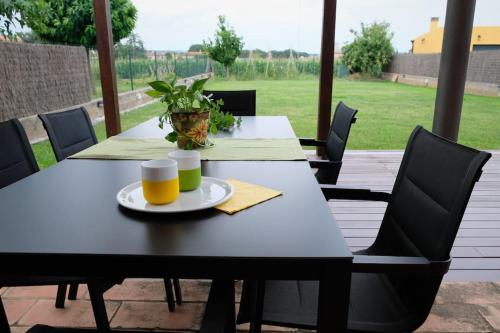 Garden Villa near Girona and Costa Brava for Cyclists and Families in Bordils