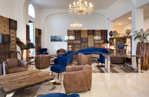 Grand Hotel des Sablettes Plage, Curio Collection by Hilton in ลา แซย์น-ซูร์-แมร์