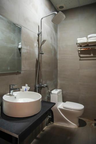 Quoc Hung Hotel - 화장실